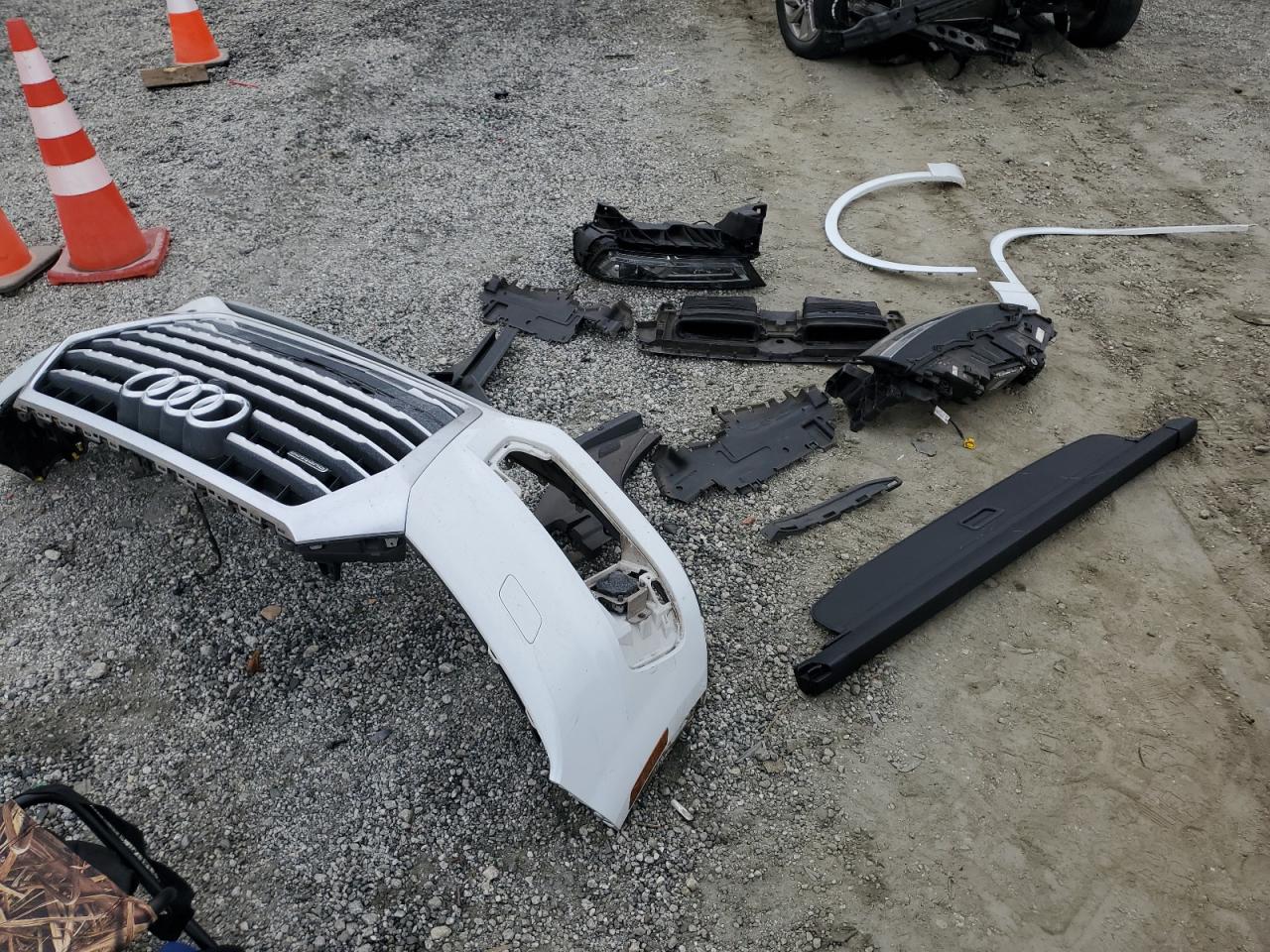 Audi Q7 Premium Plus Image 9