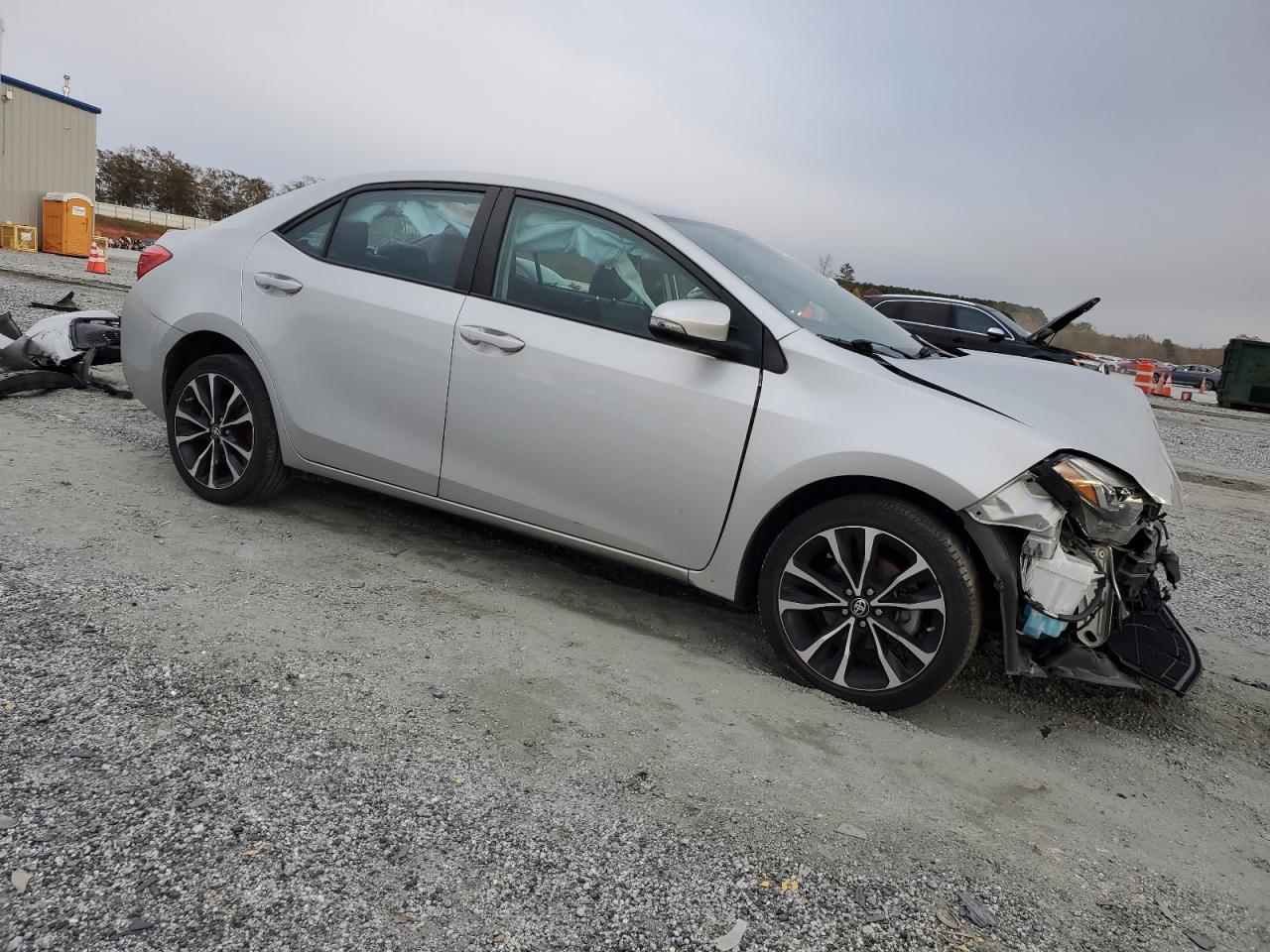 Toyota Corolla L Image 2