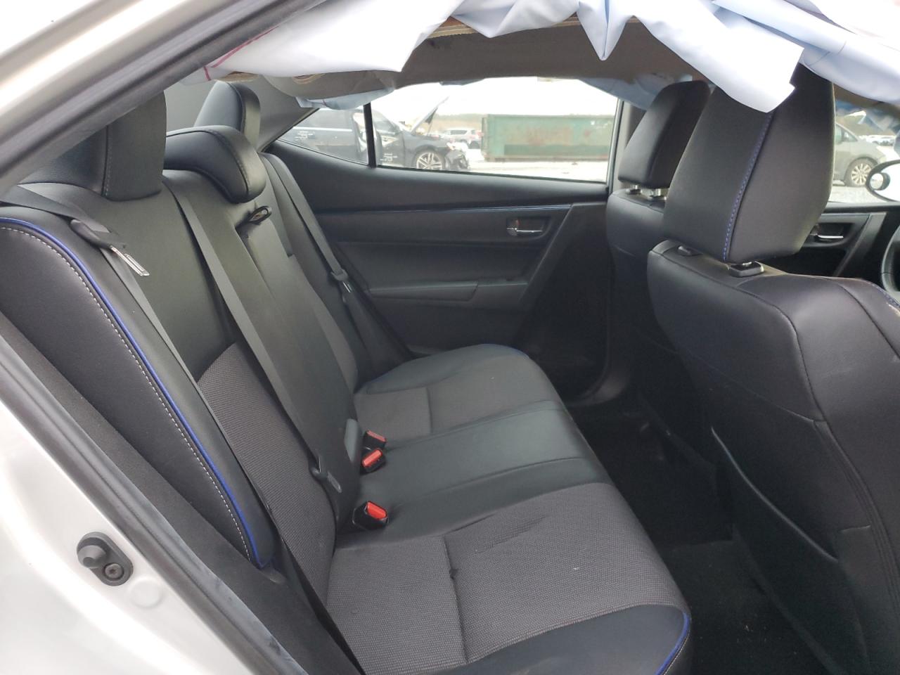 Toyota Corolla L Image 13