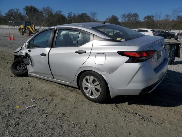 Nissan Versa S Image 2