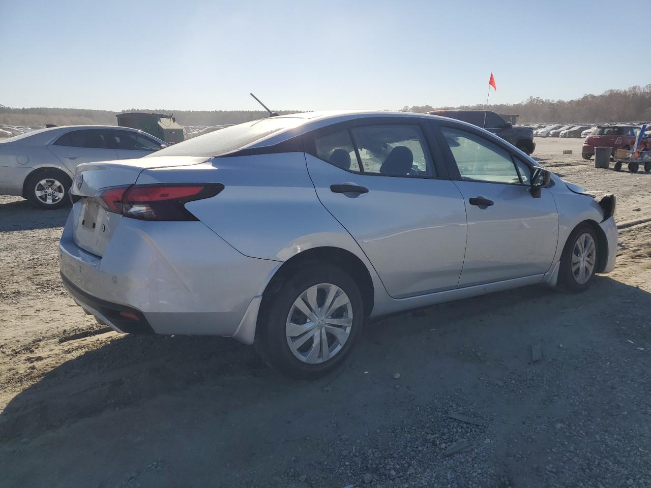 Nissan Versa S Image 3