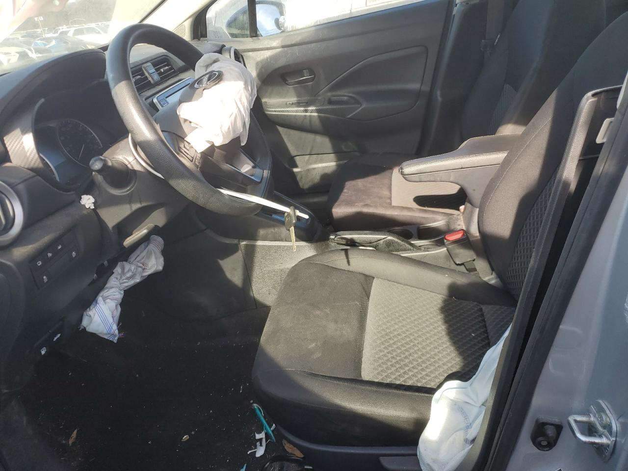 Nissan Versa S Image 11