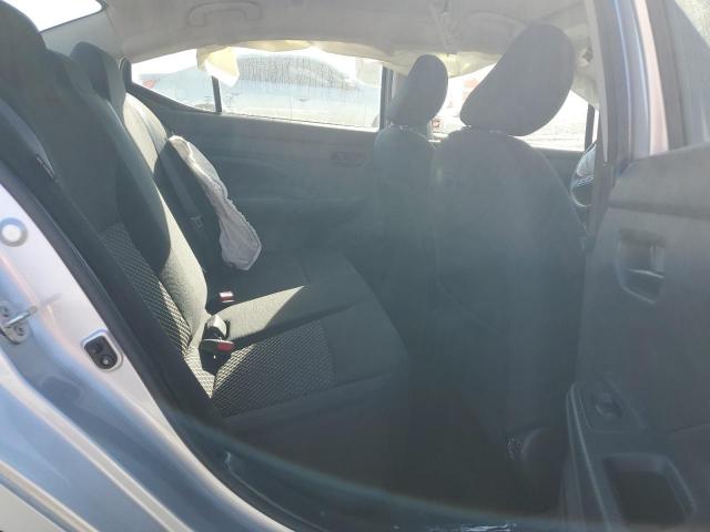 Nissan Versa S Image 7