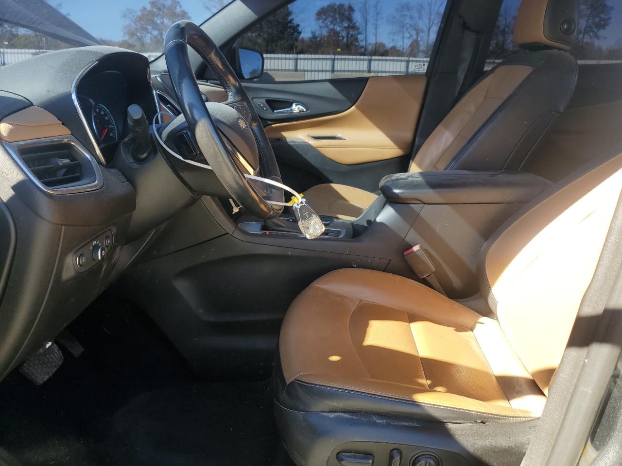 Chevrolet Equinox Premier Image 3