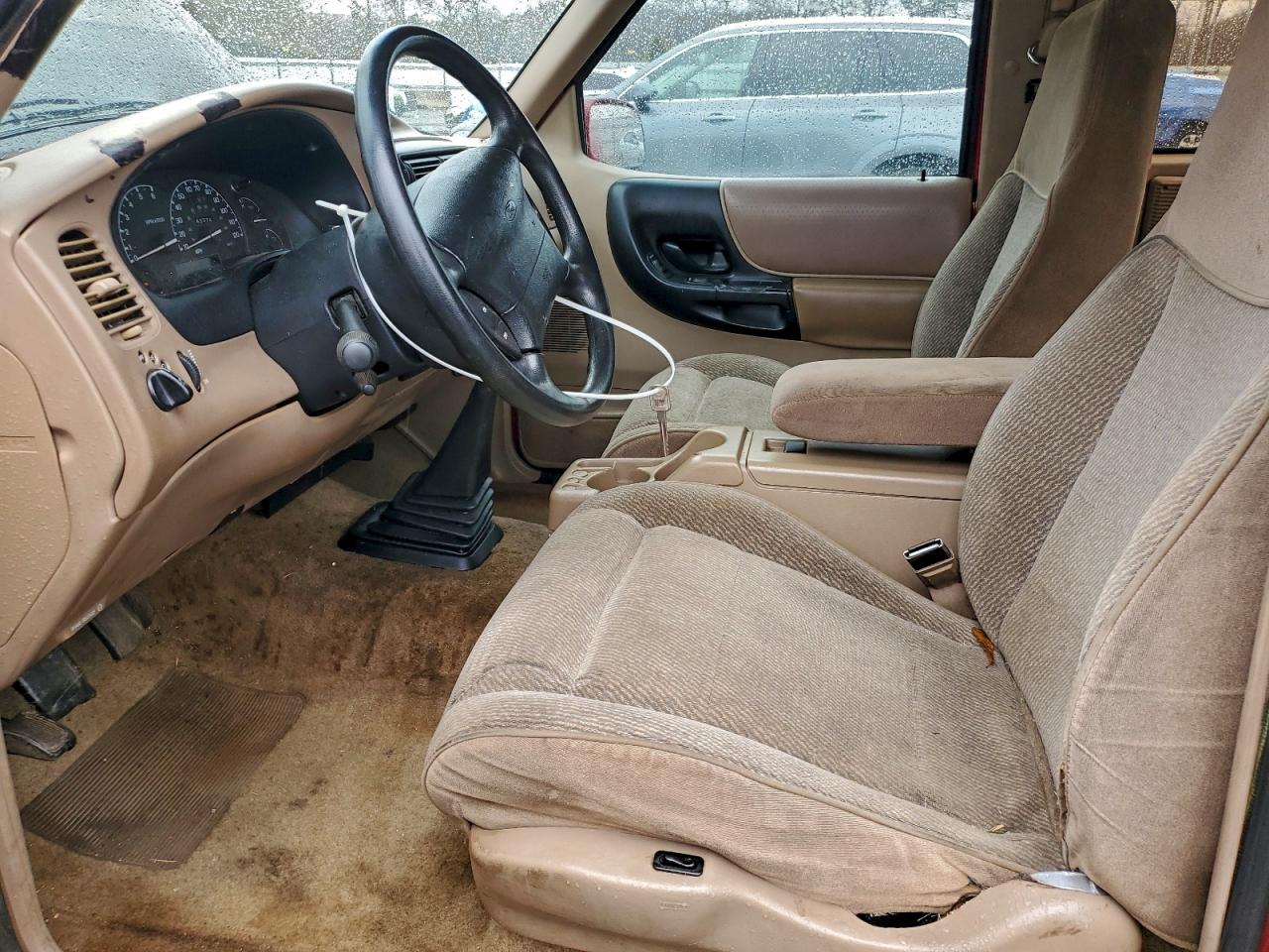 Ford Ranger Super Cab Image 2