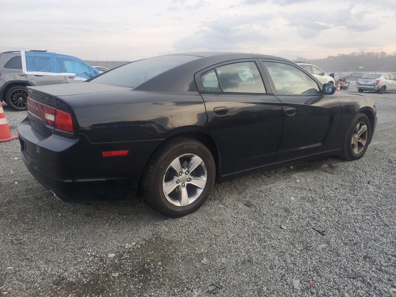 Dodge Charger Se Image 11