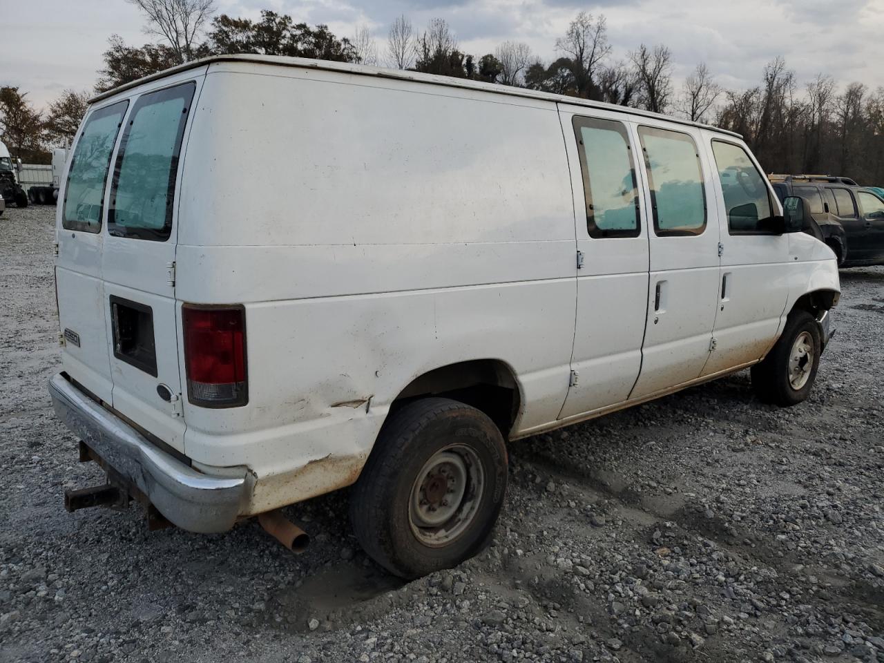 Ford Econoline E250 Van Image 7