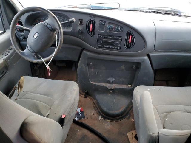 Ford Econoline E250 Van Image 13