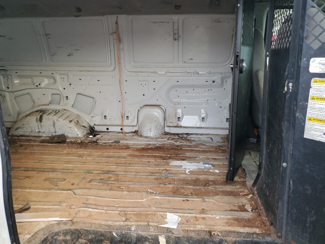 Ford Econoline E250 Van Image 12