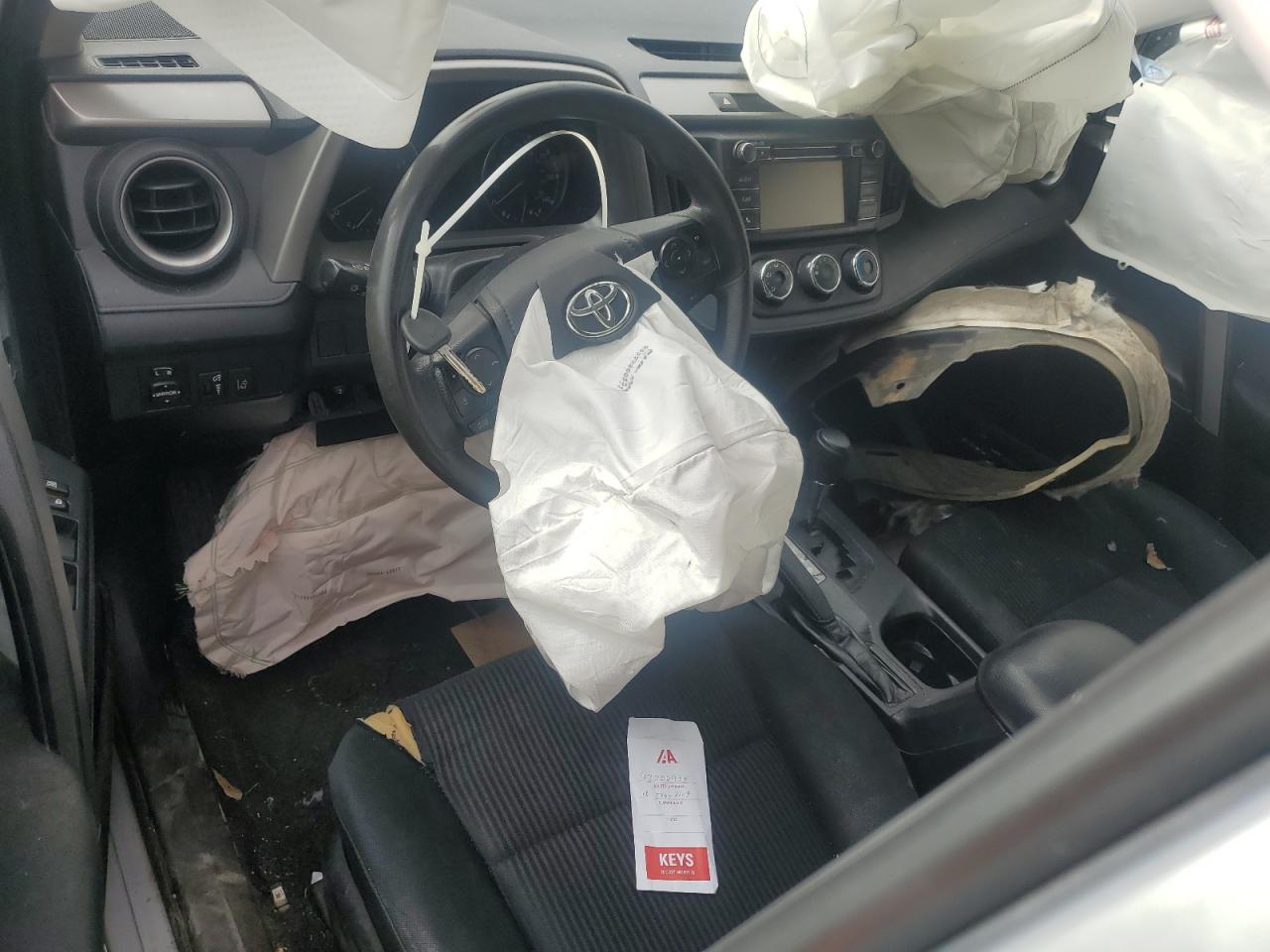 Toyota RAV4 Le Image 6