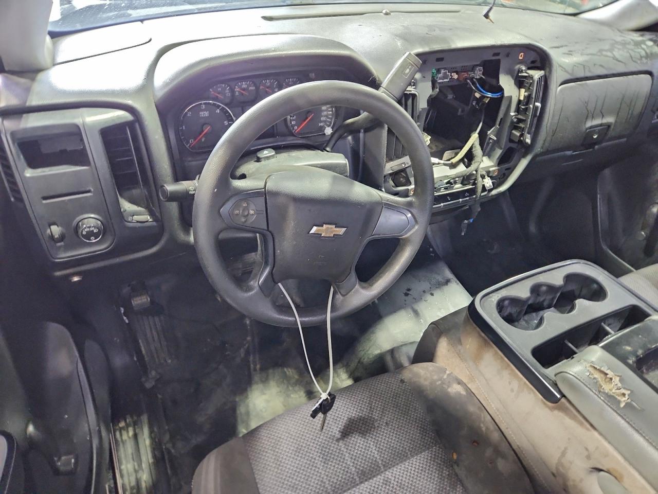 Chevrolet Silverado C1500 Image 3