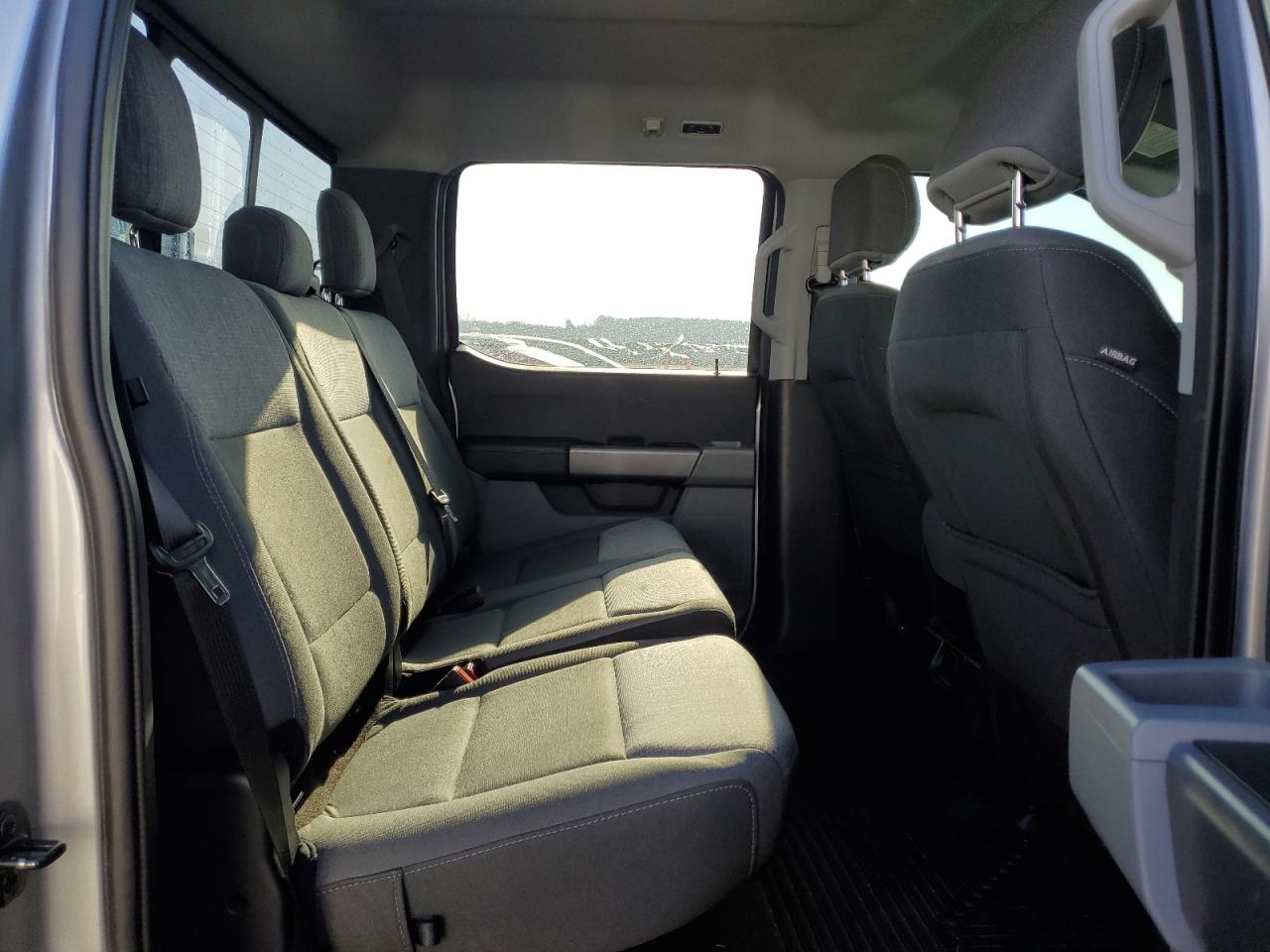 Ford F-150 Supercrew Image 7