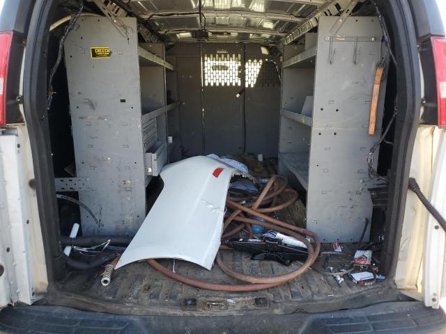 GMC Savana G2500 Image 12
