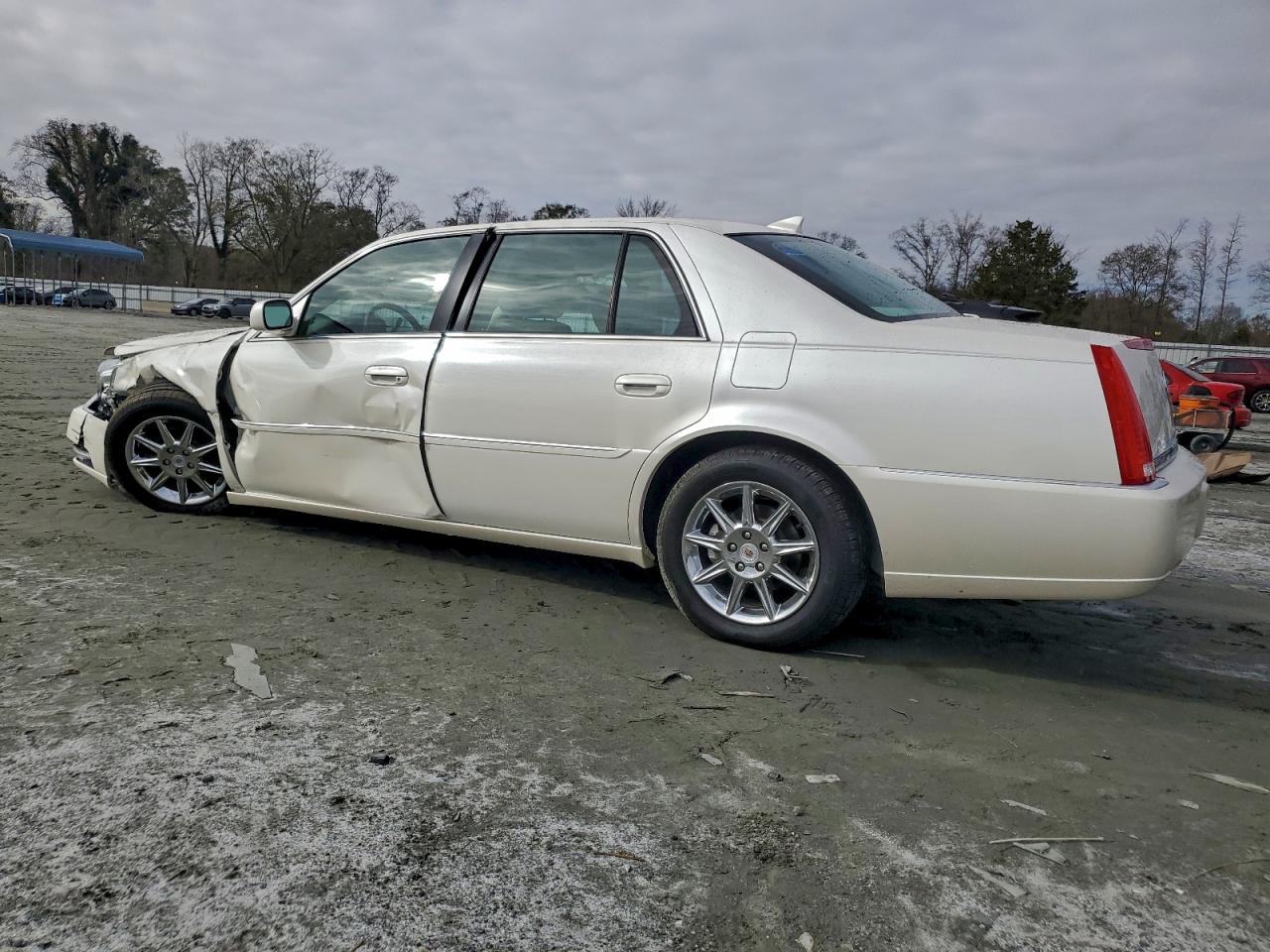 Cadillac DTS Luxury Collection Image 6