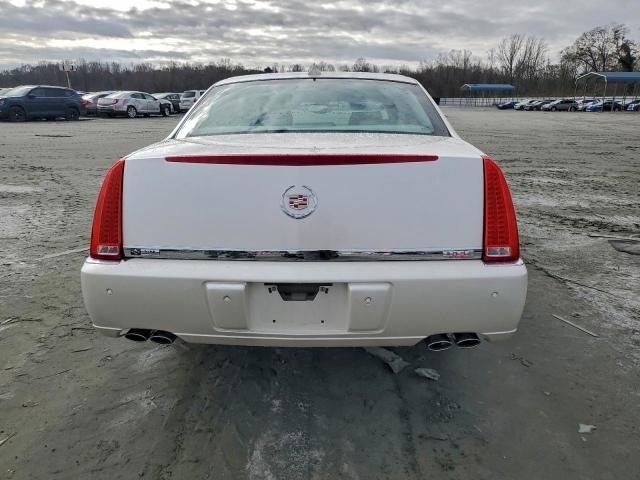 Cadillac DTS Luxury Collection Image 8