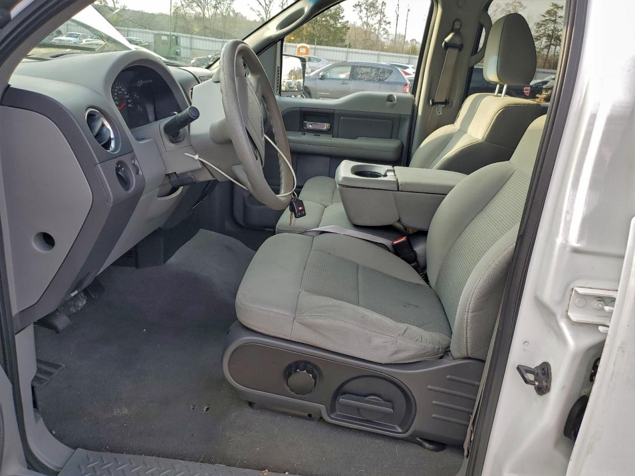 Ford F-150 Supercrew Image 4