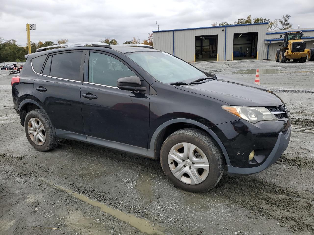 Toyota RAV4 Le Image 2