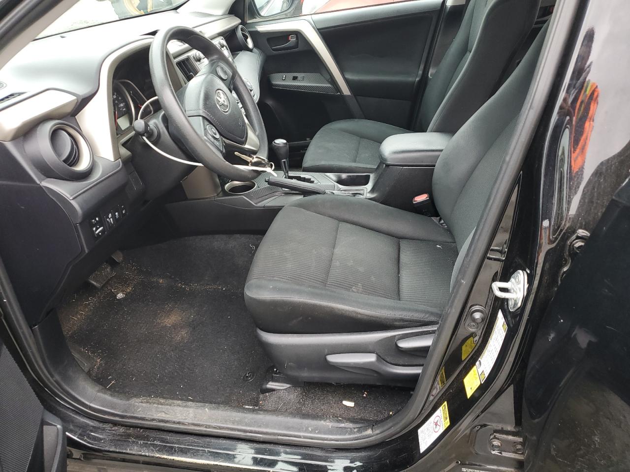 Toyota RAV4 Le Image 7