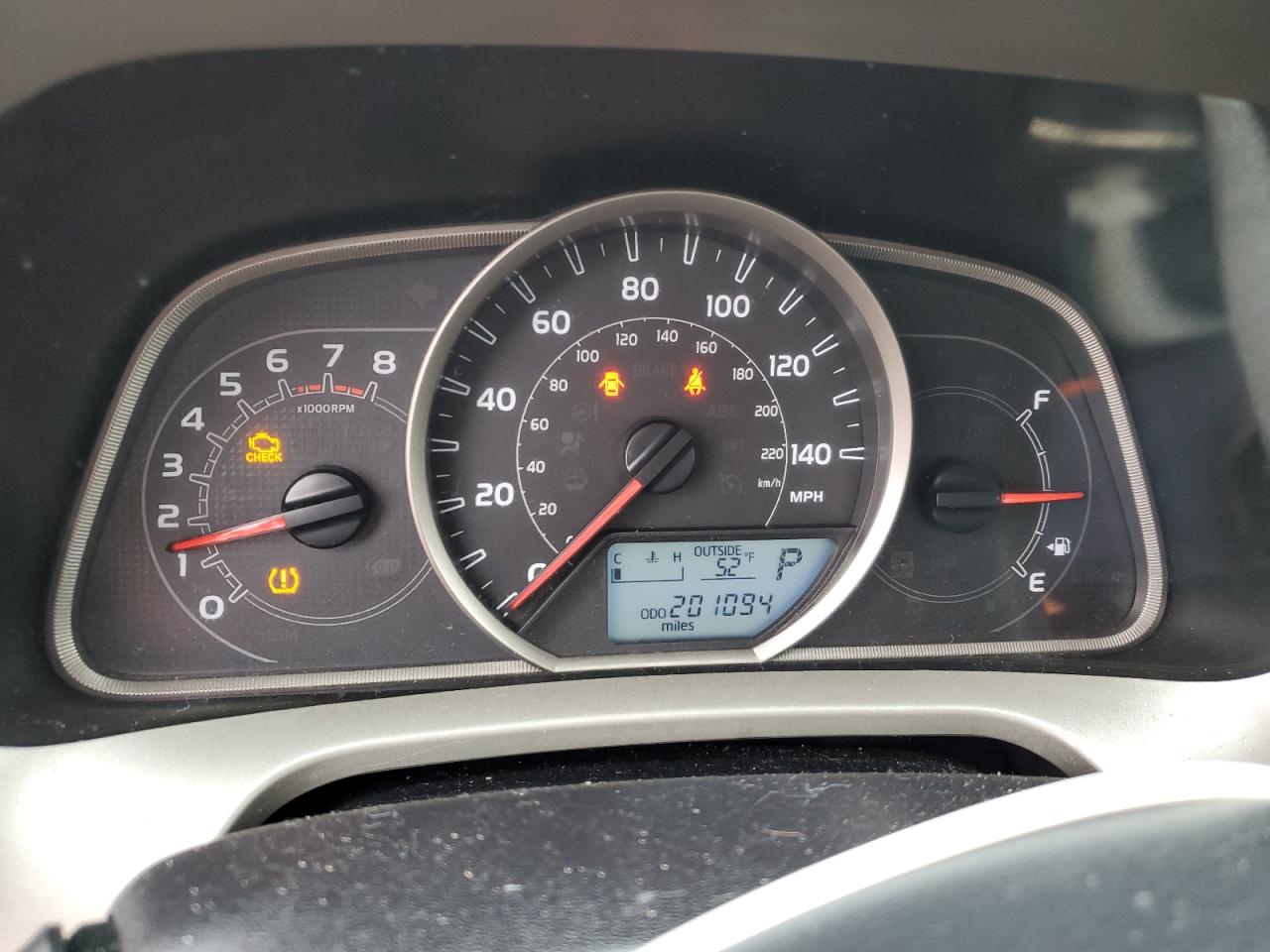 Toyota RAV4 Le Image 12