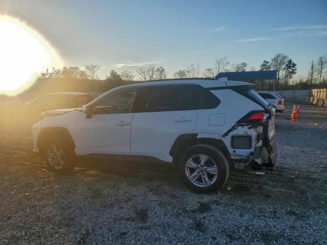 Toyota RAV4 Xle Image 8