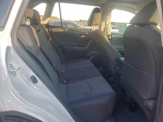 Toyota RAV4 Xle Image 11