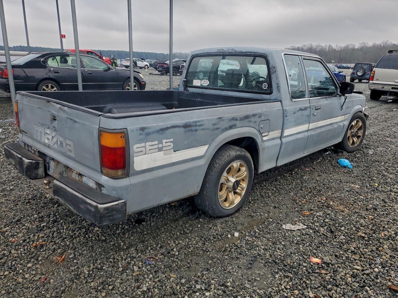 Mazda B Series Cab Plus Image 8