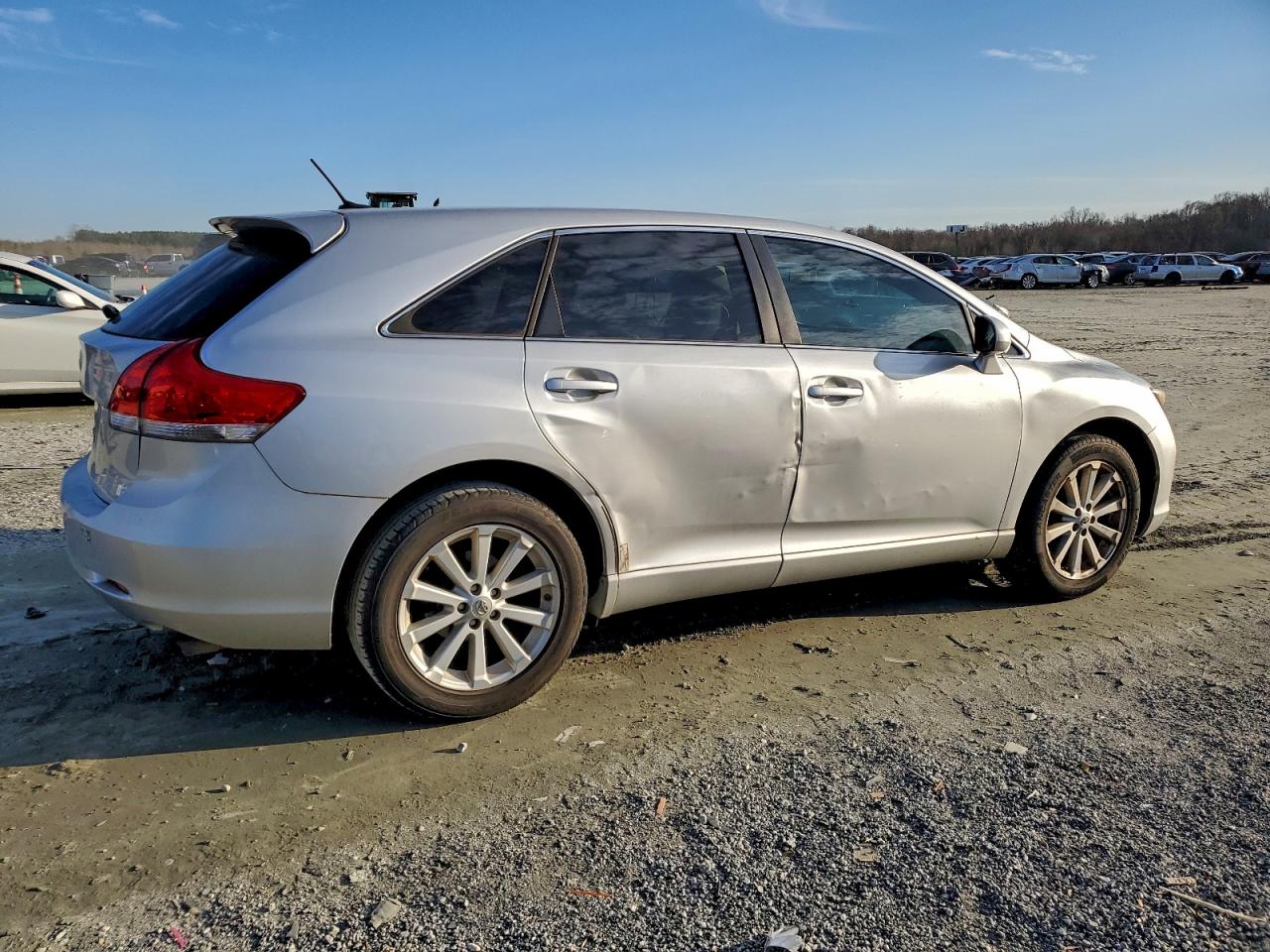 Toyota Venza Image 2