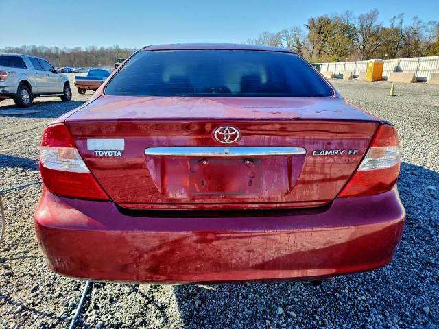 Toyota Camry Le Image 12