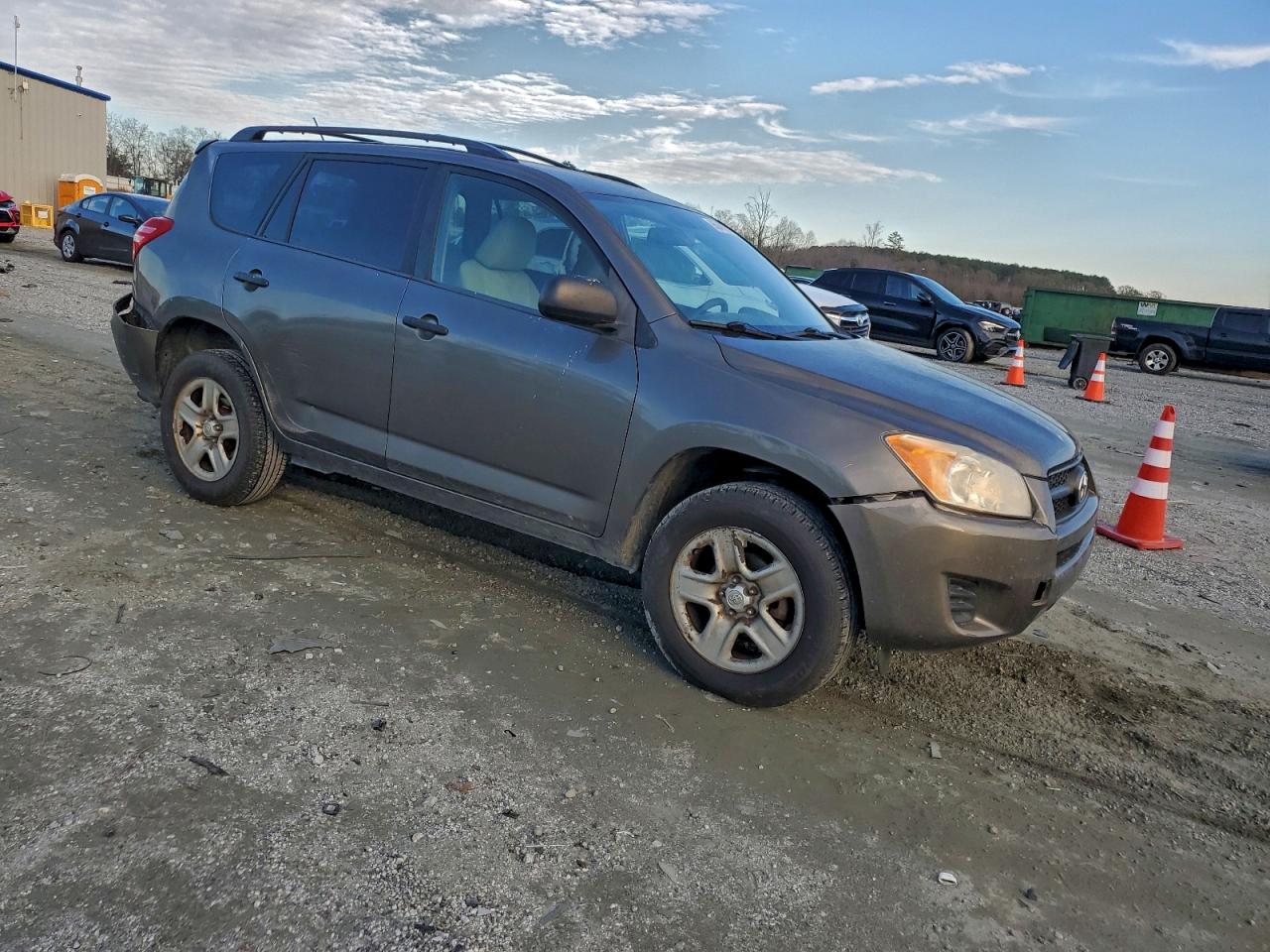 Toyota RAV4 Image 3