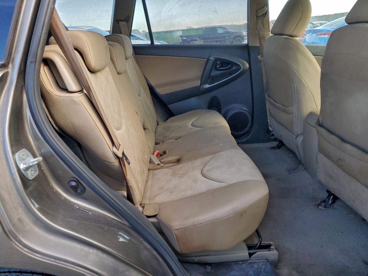 Toyota RAV4 Image 10