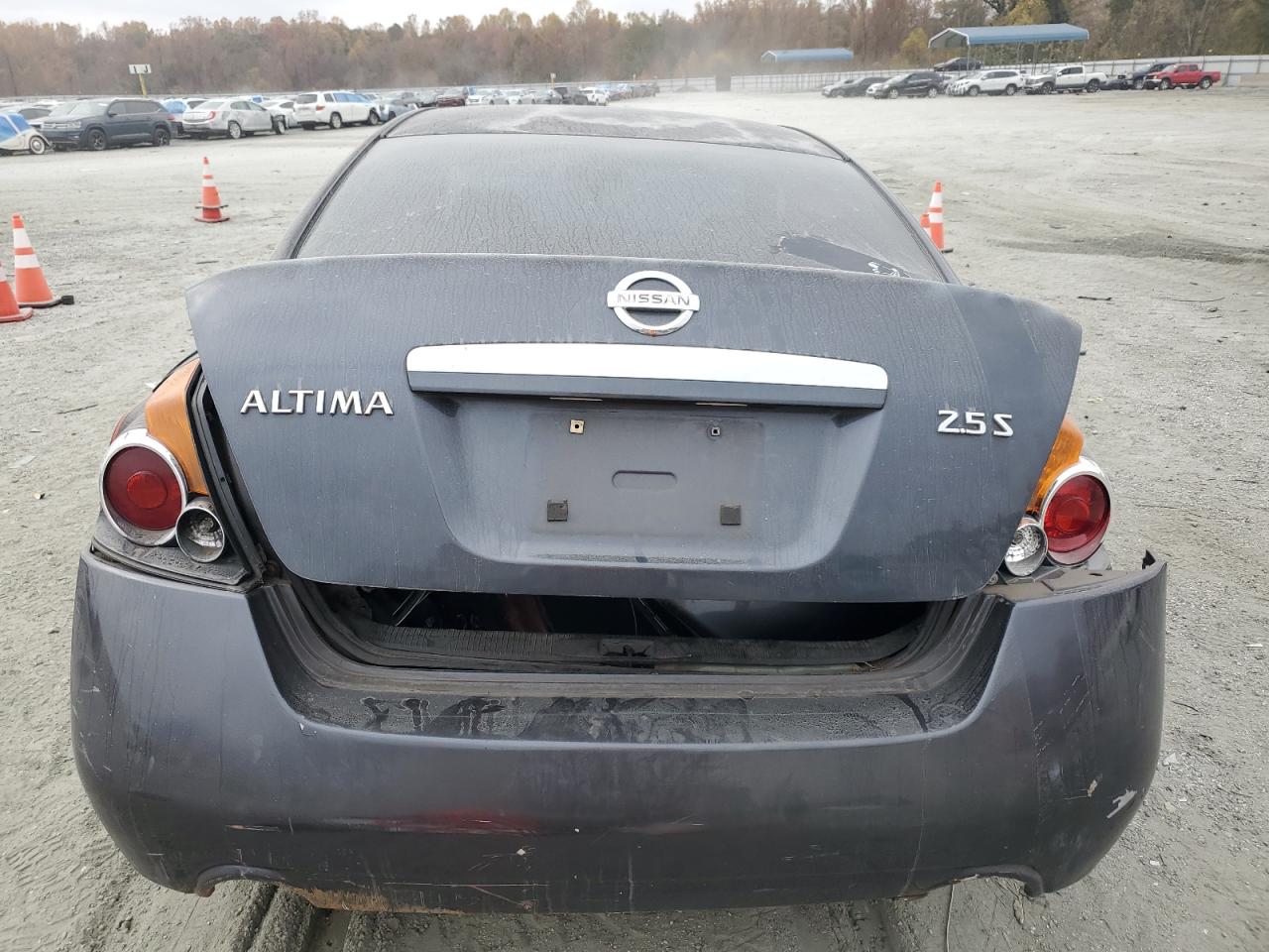 Nissan Altima 2.5 Image 8