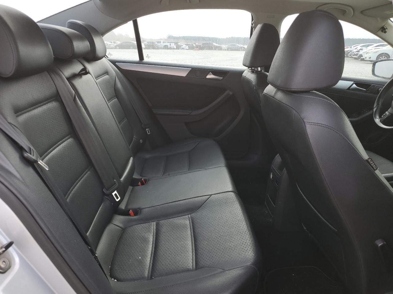 Volkswagen Jetta Se Image 8