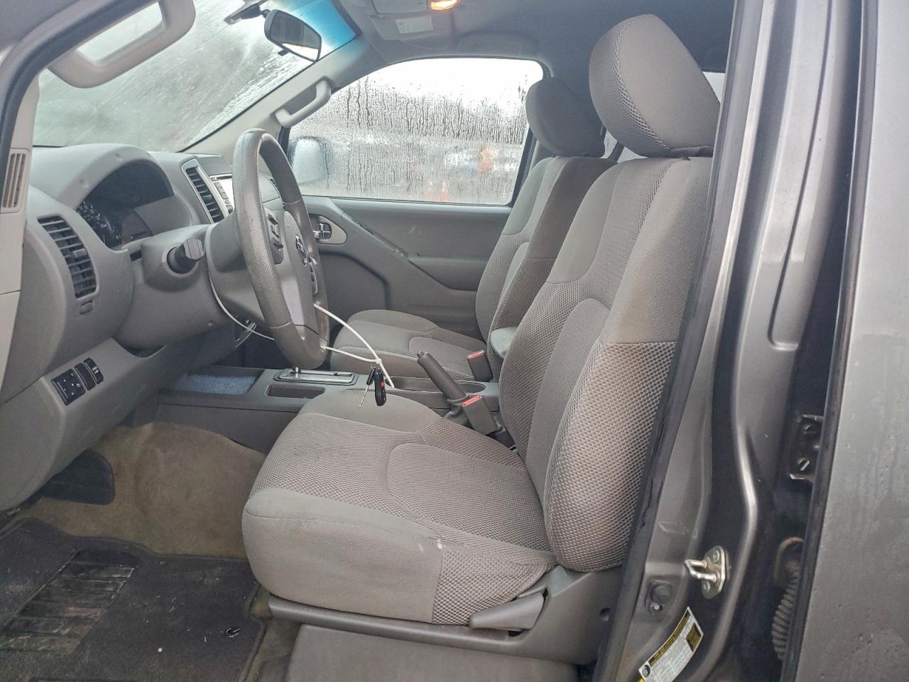 Nissan Frontier S Image 3