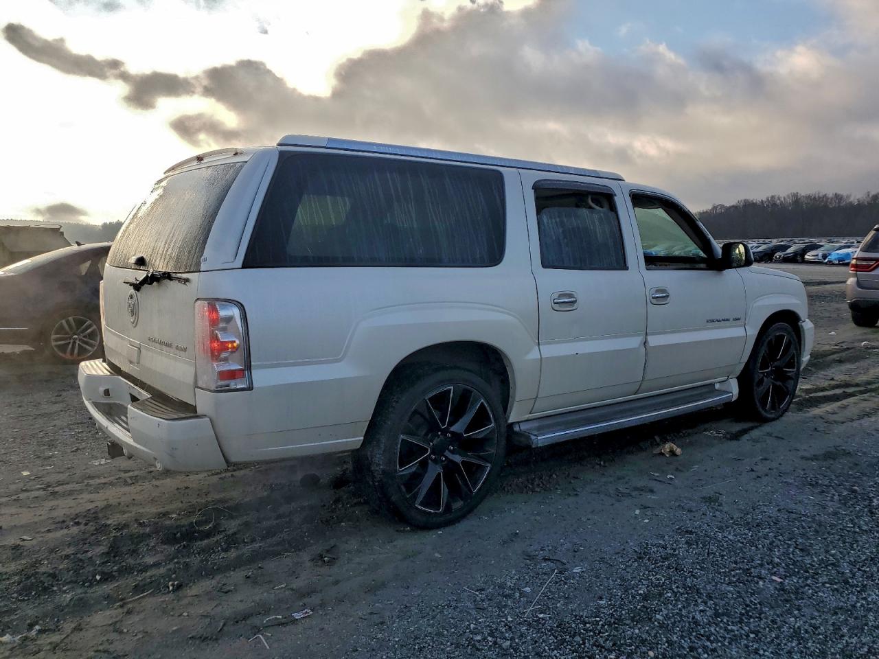 Cadillac Escalade Esv Image 5