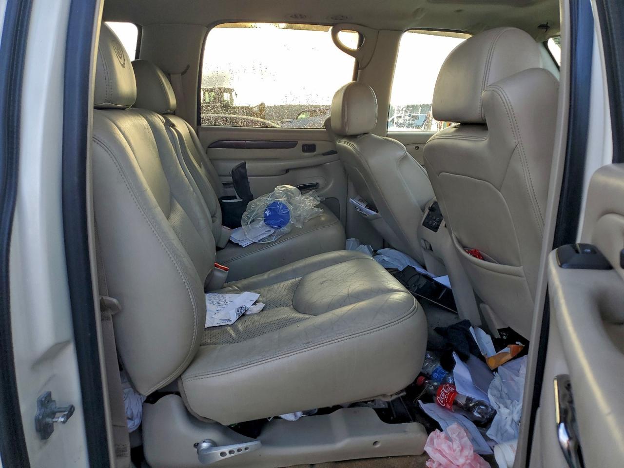 Cadillac Escalade Esv Image 9