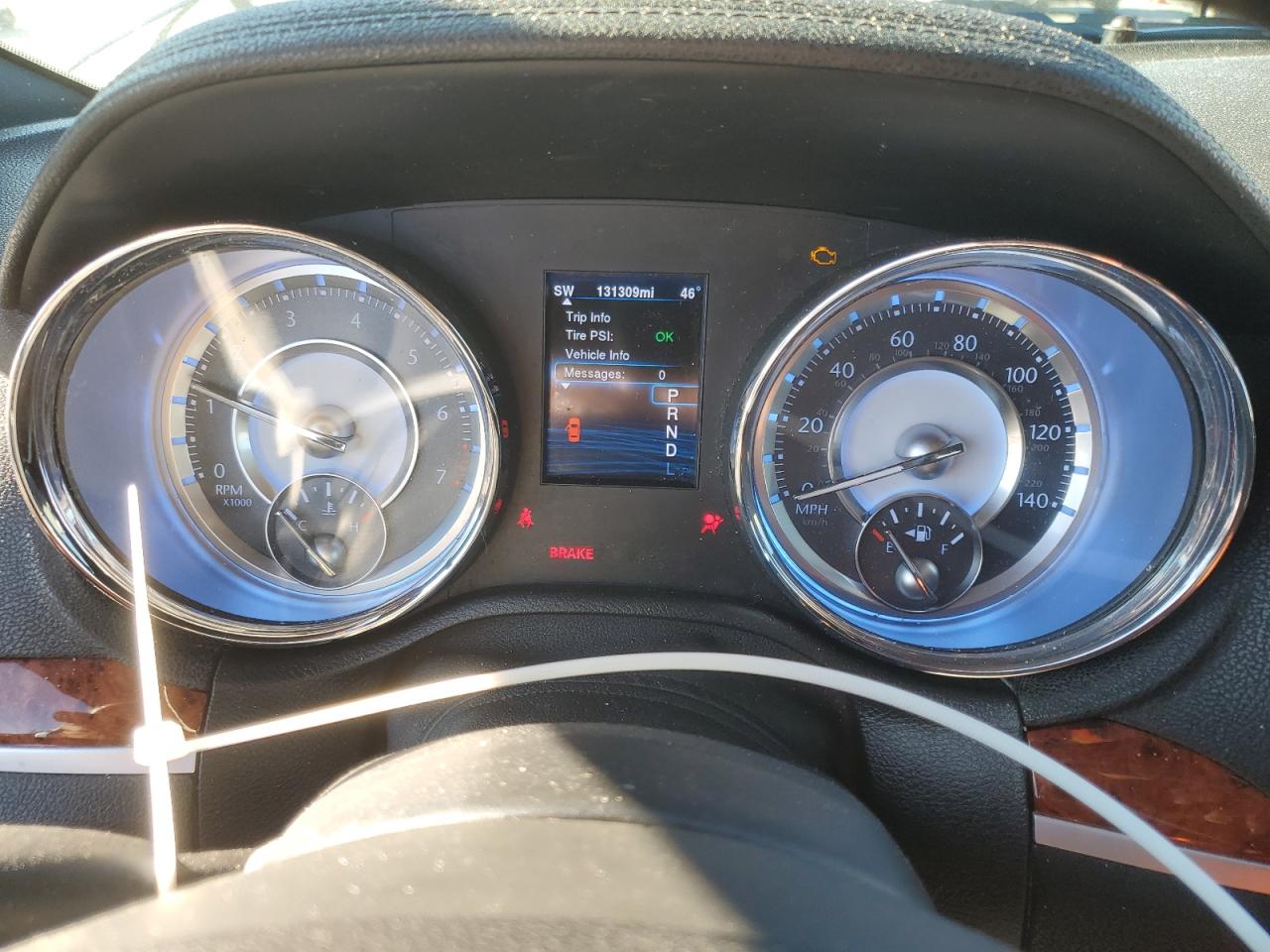 Chrysler 300 Image 9