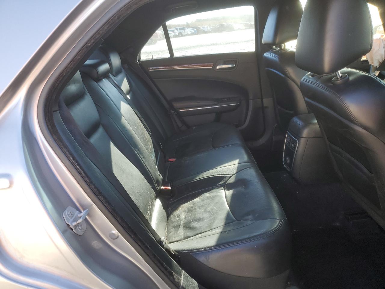 Chrysler 300 Image 10