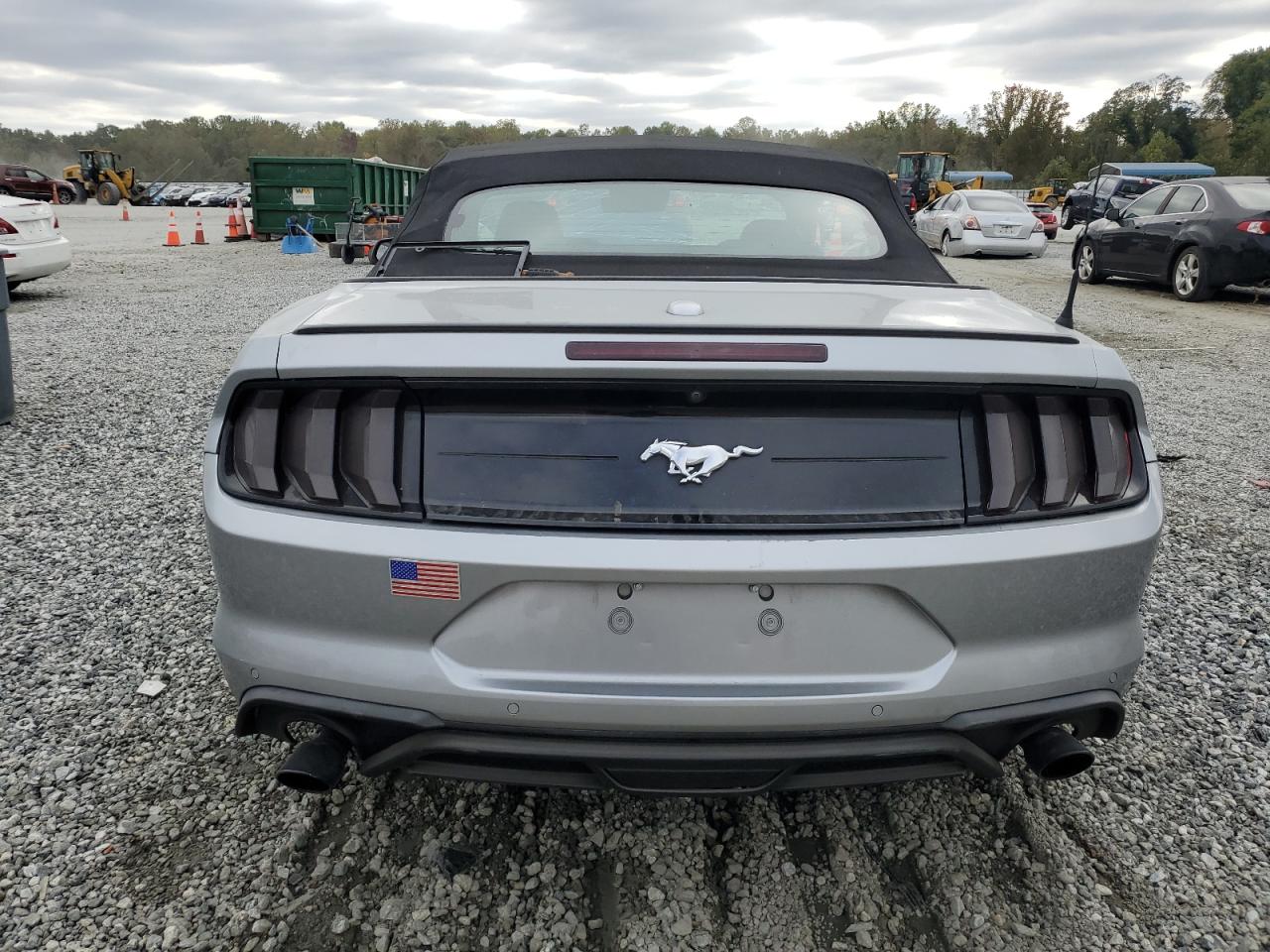 Ford Mustang Image 12