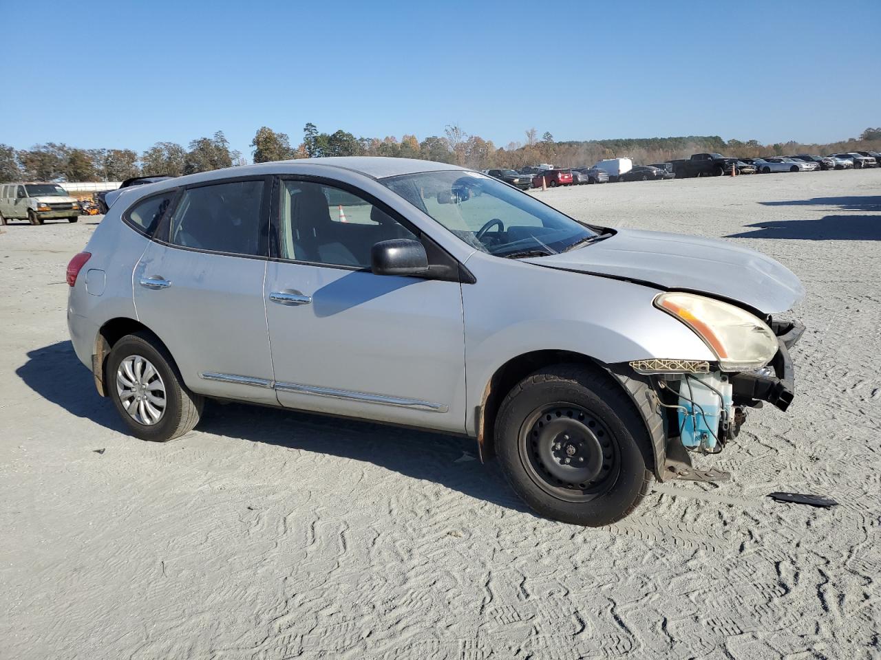 Nissan Rogue S Image 4