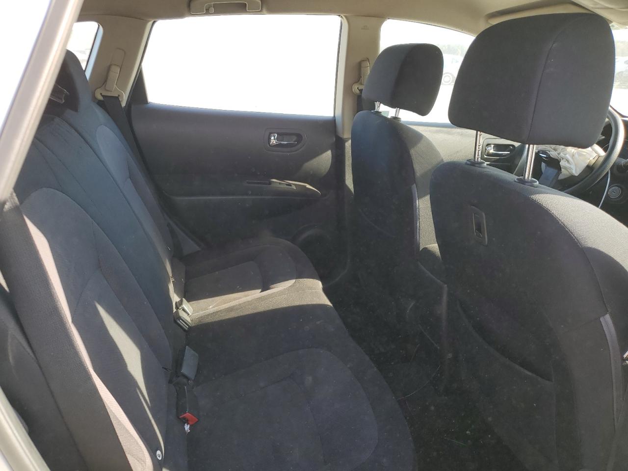 Nissan Rogue S Image 7