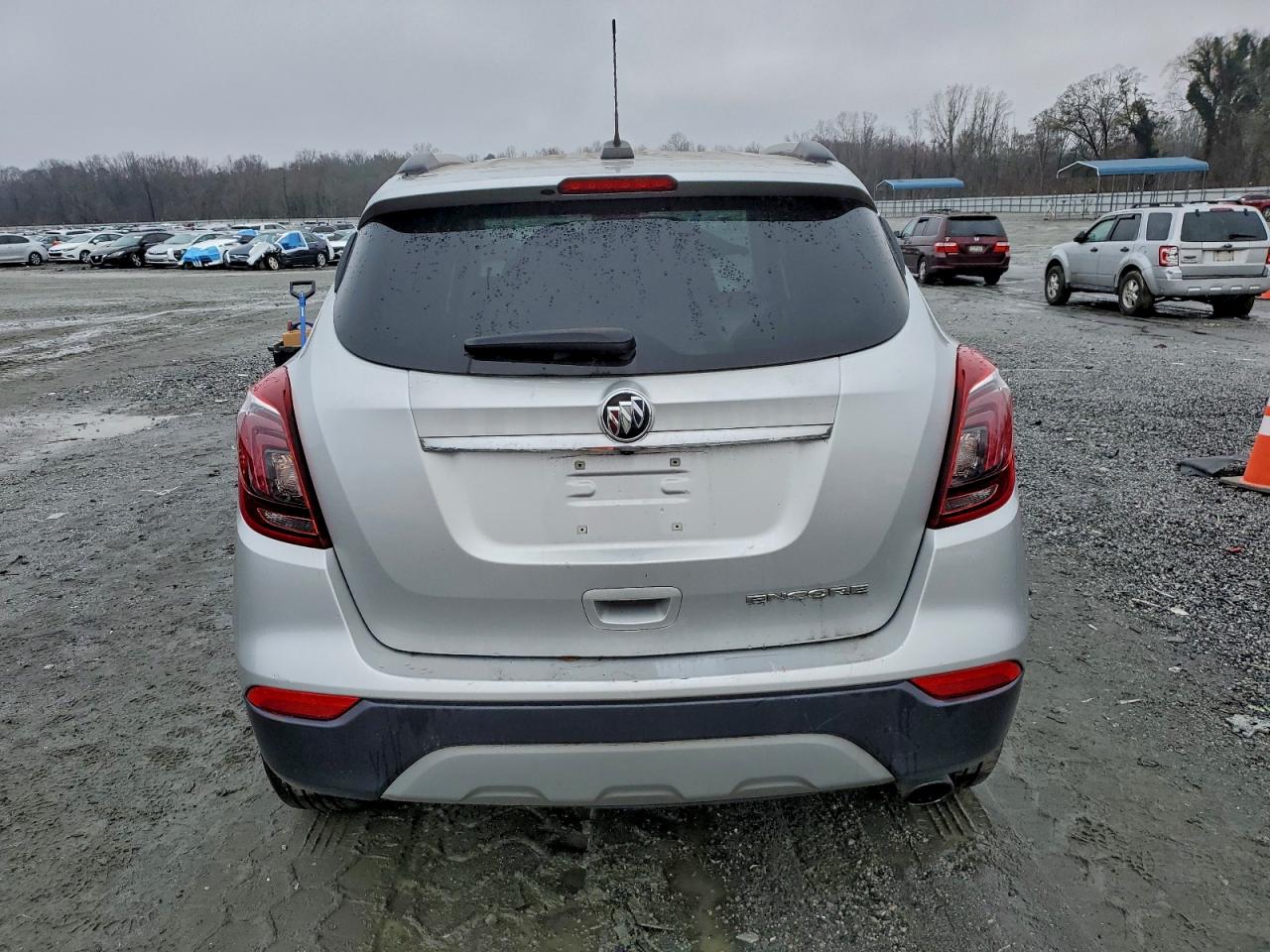 Buick Encore Essence Image 2