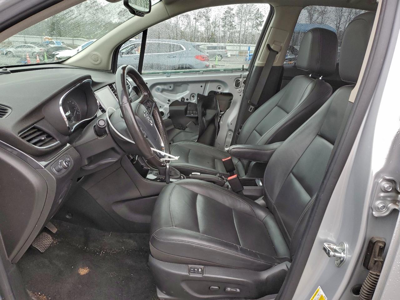 Buick Encore Essence Image 11