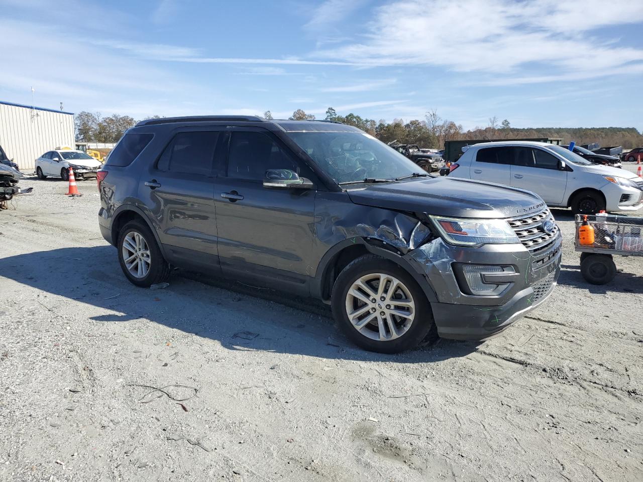 Ford Explorer Xlt Image 9