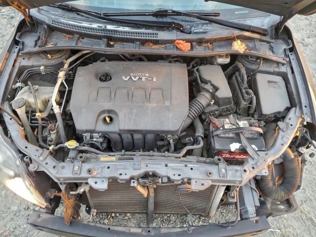 Toyota Corolla Base Image 12