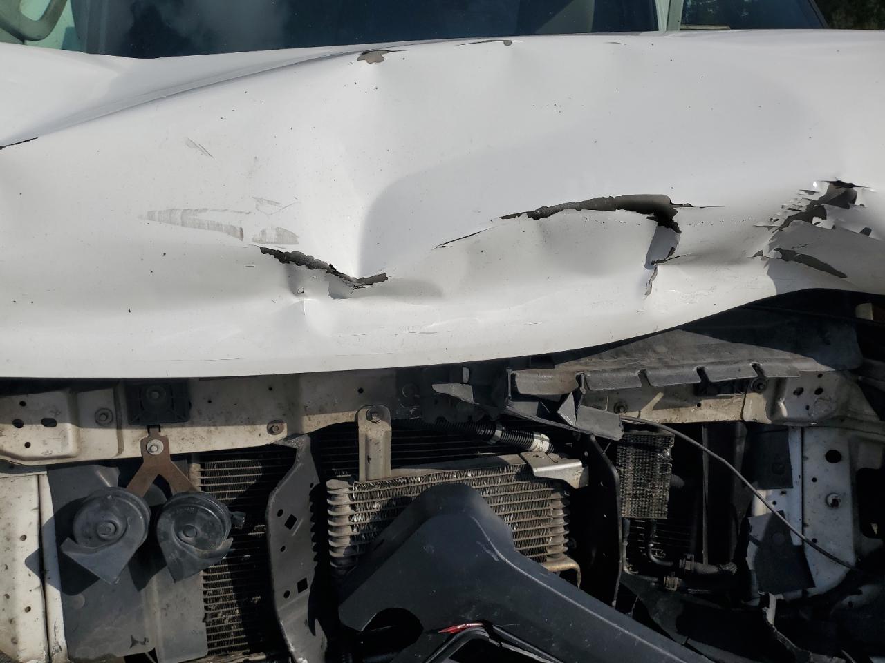 Ford Econoline E350 Super Duty Cutaway Van Image 12