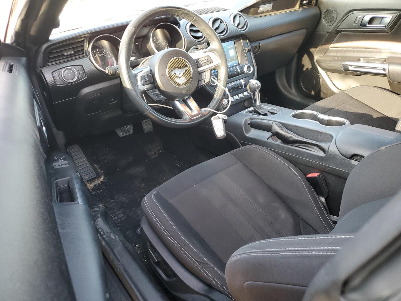 Ford Mustang Image 10