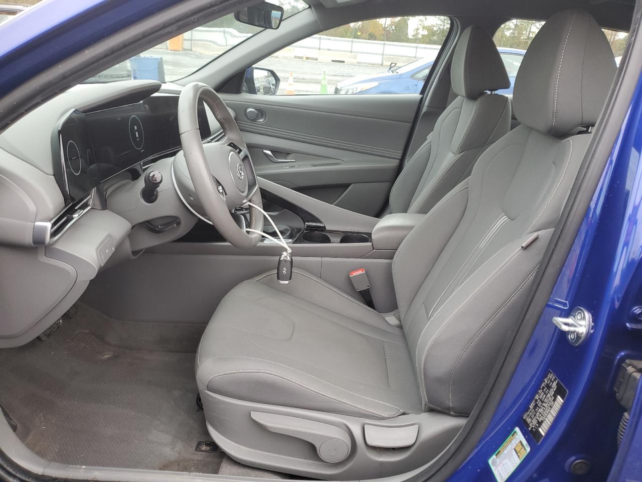 Hyundai ELANTRA Sel Image 5