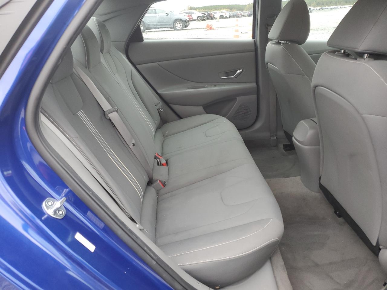 Hyundai ELANTRA Sel Image 10