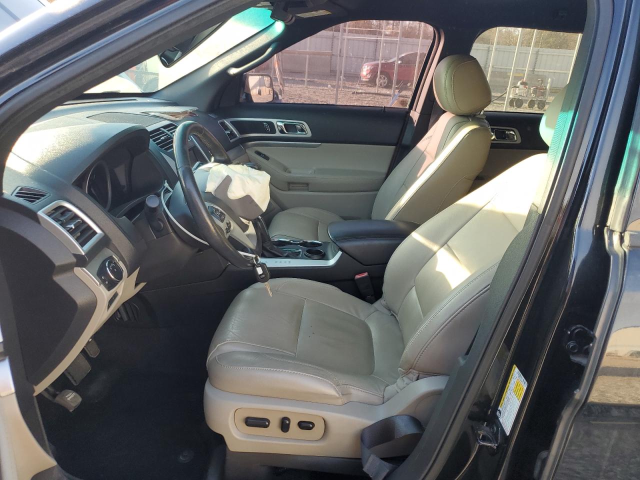 Ford Explorer Xlt Image 8