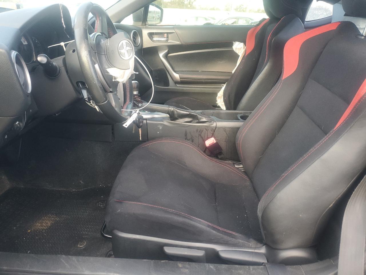 Toyota Scion Image 6